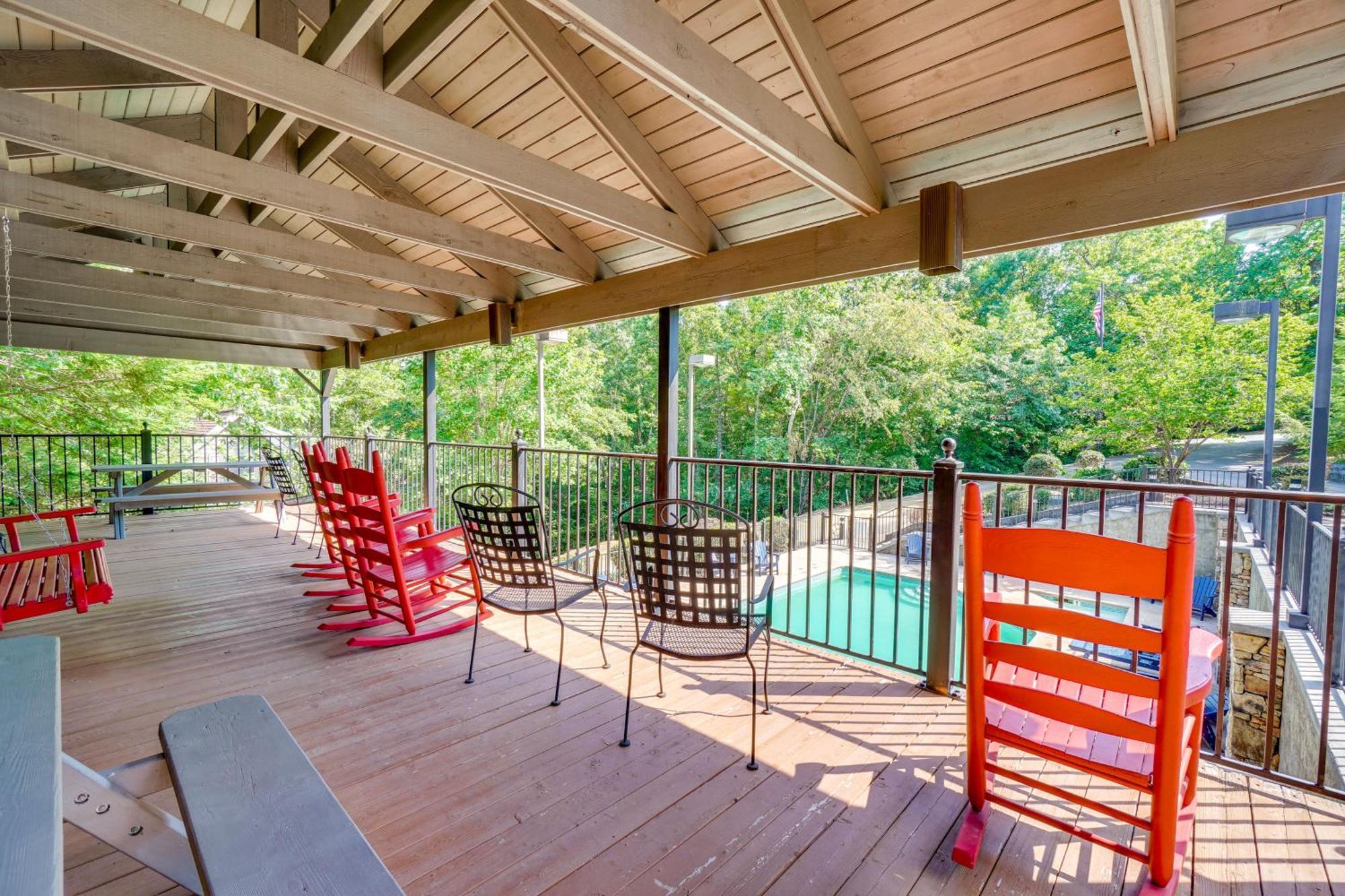 Smoky Mountain Cabin With Deck And Hot Tub! Pigeon Forge Eksteriør bilde