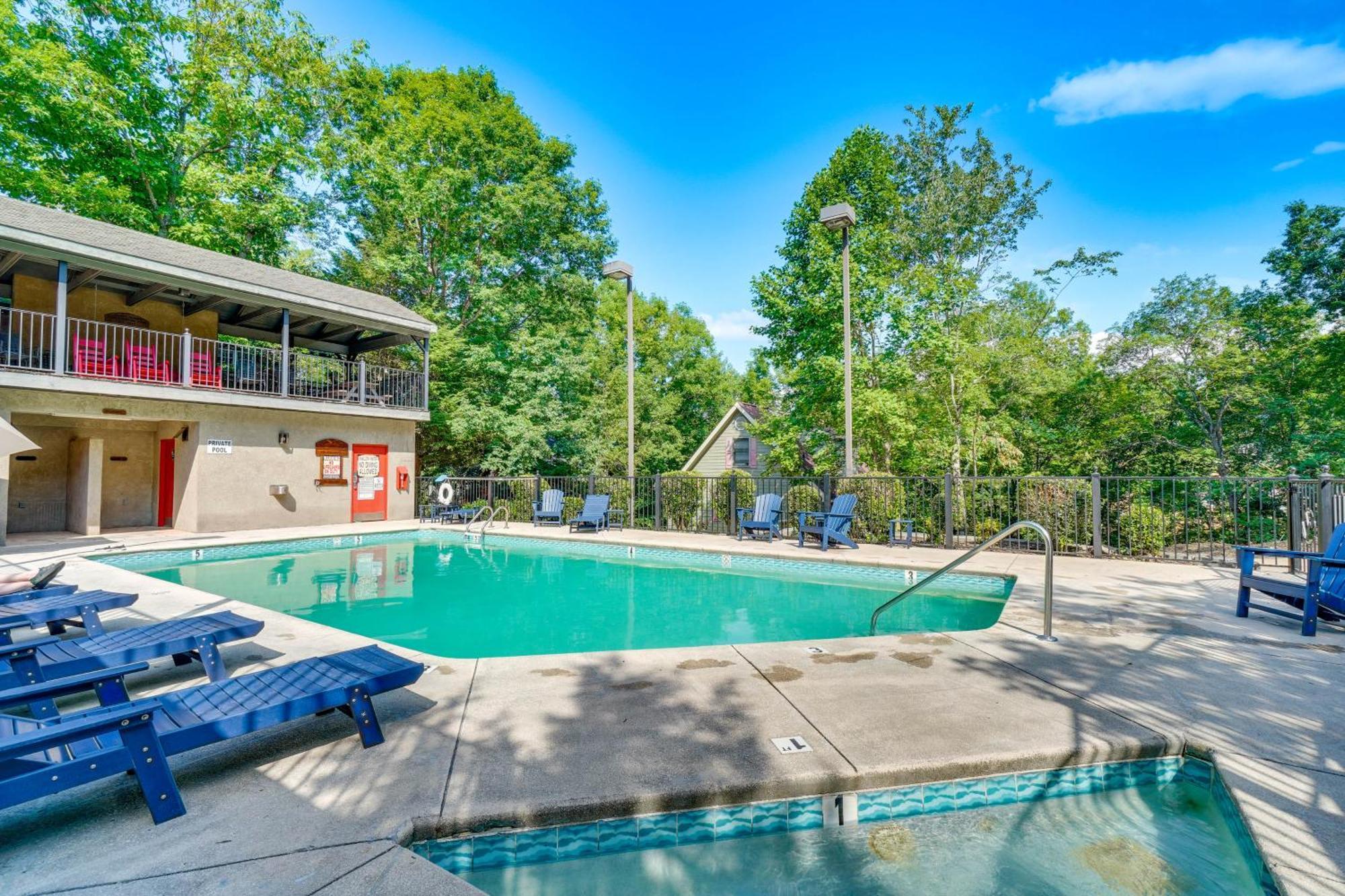 Smoky Mountain Cabin With Deck And Hot Tub! Pigeon Forge Eksteriør bilde