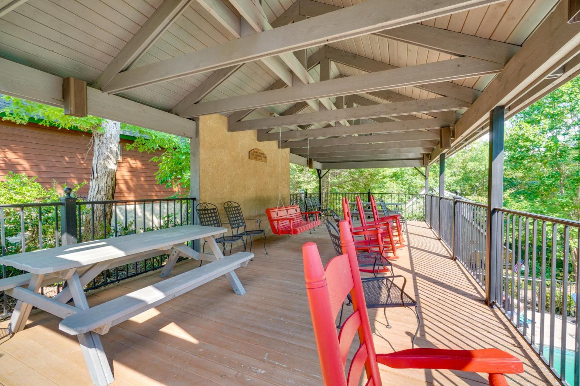 Smoky Mountain Cabin With Deck And Hot Tub! Pigeon Forge Eksteriør bilde