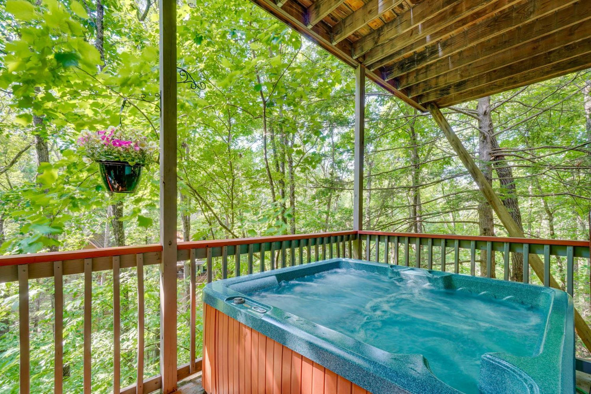 Smoky Mountain Cabin With Deck And Hot Tub! Pigeon Forge Eksteriør bilde