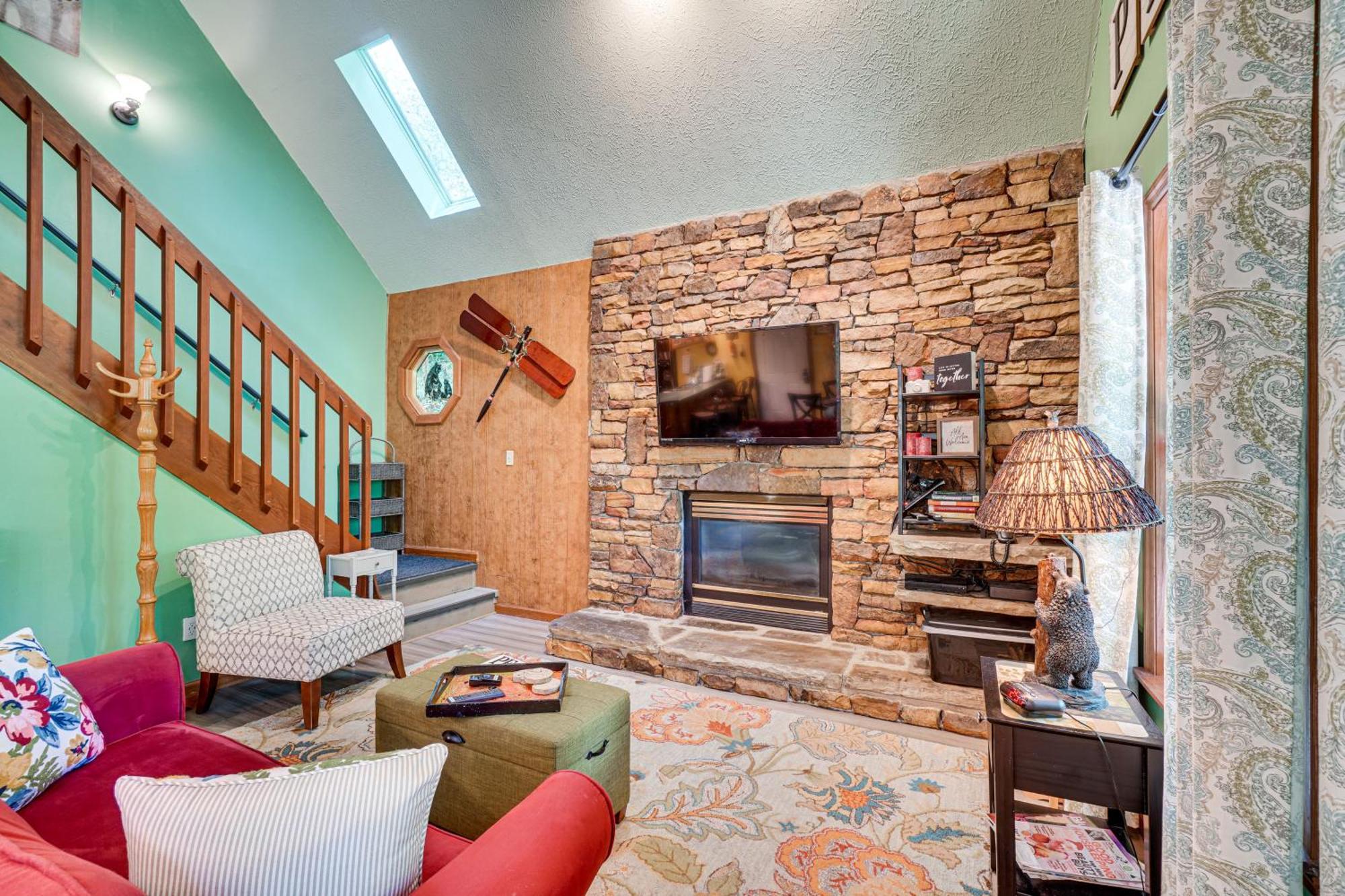 Smoky Mountain Cabin With Deck And Hot Tub! Pigeon Forge Eksteriør bilde